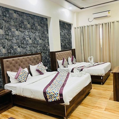 Hotel S V Grand バラナシ エクステリア 写真