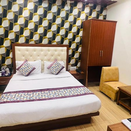 Hotel S V Grand バラナシ エクステリア 写真