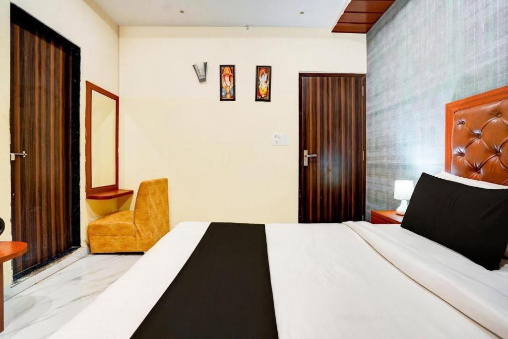 Hotel S V Grand バラナシ エクステリア 写真