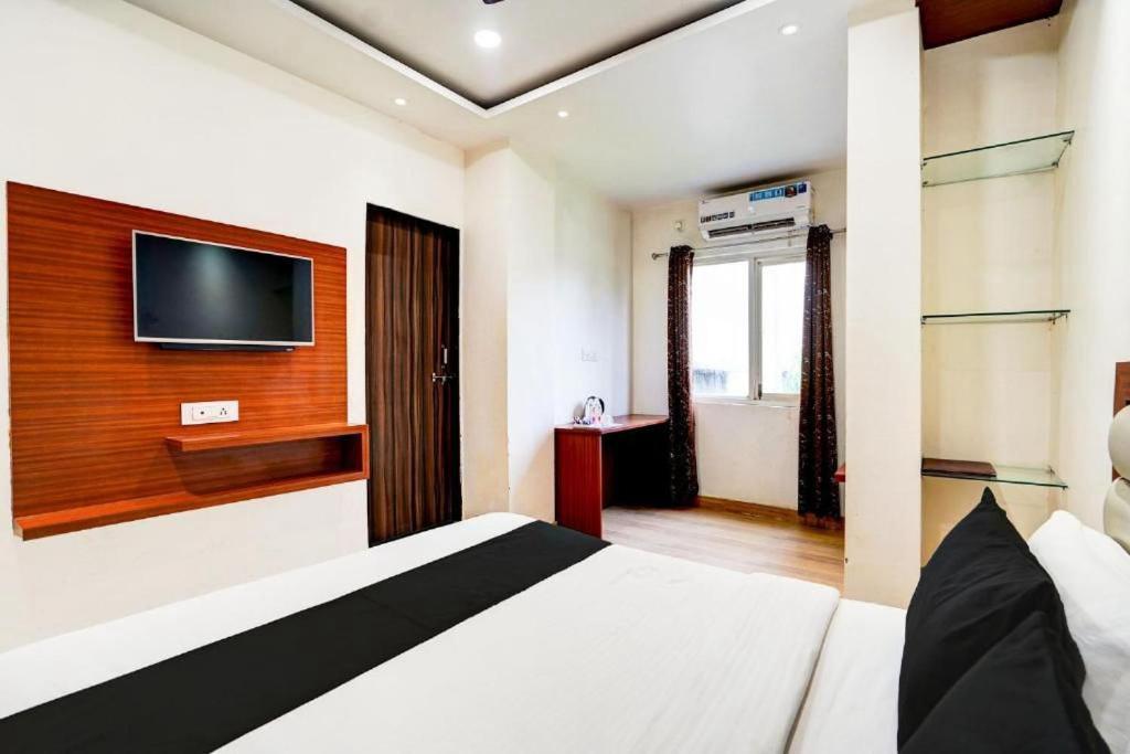 Hotel S V Grand バラナシ エクステリア 写真