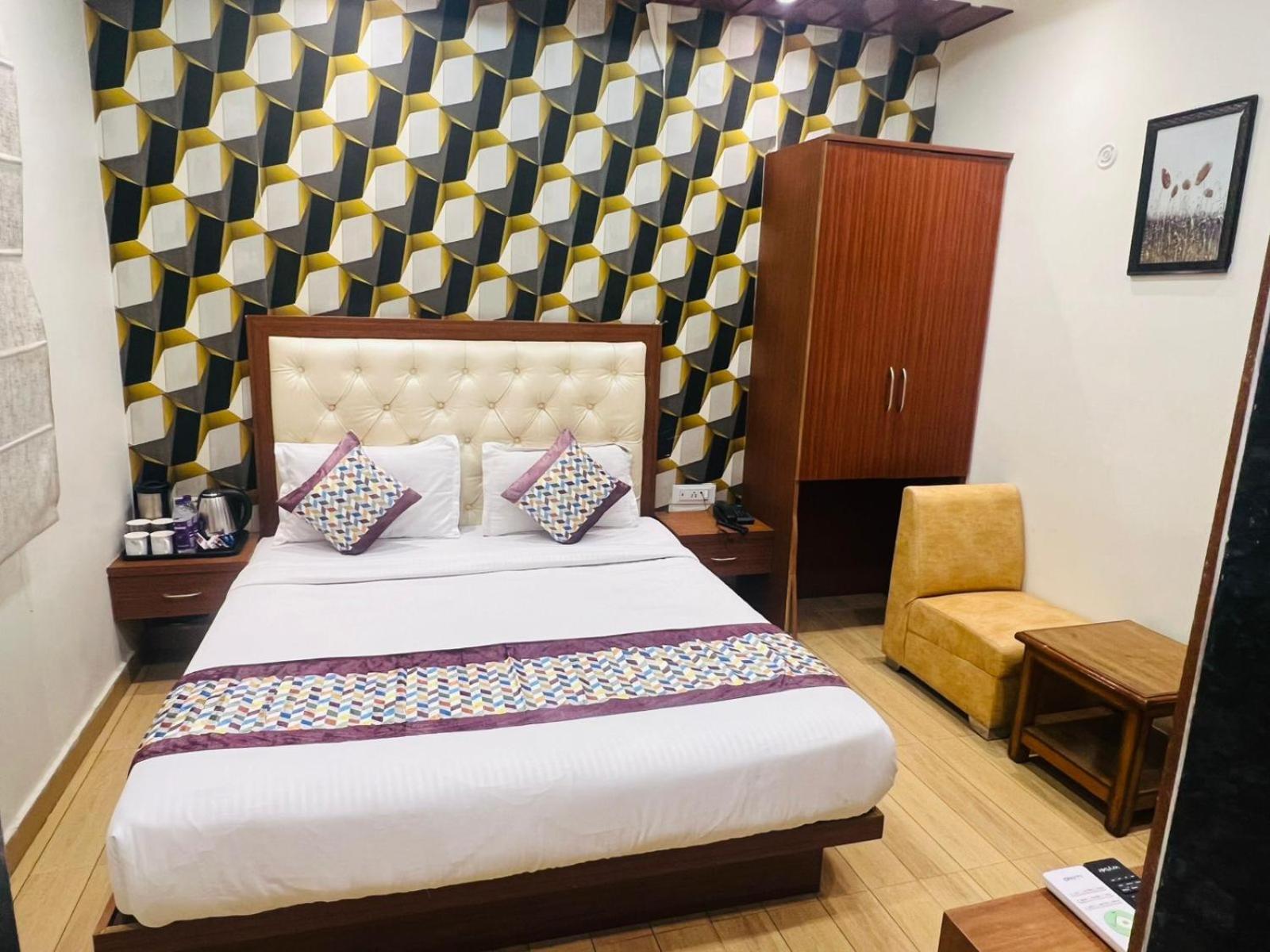 Hotel S V Grand バラナシ エクステリア 写真